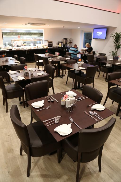 Отель Ramada Oxford Вотерсток Экстерьер фото