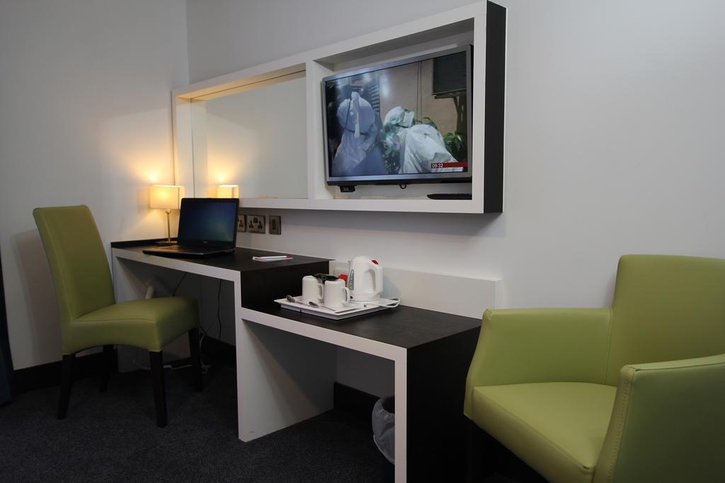 Отель Ramada Oxford Вотерсток Экстерьер фото