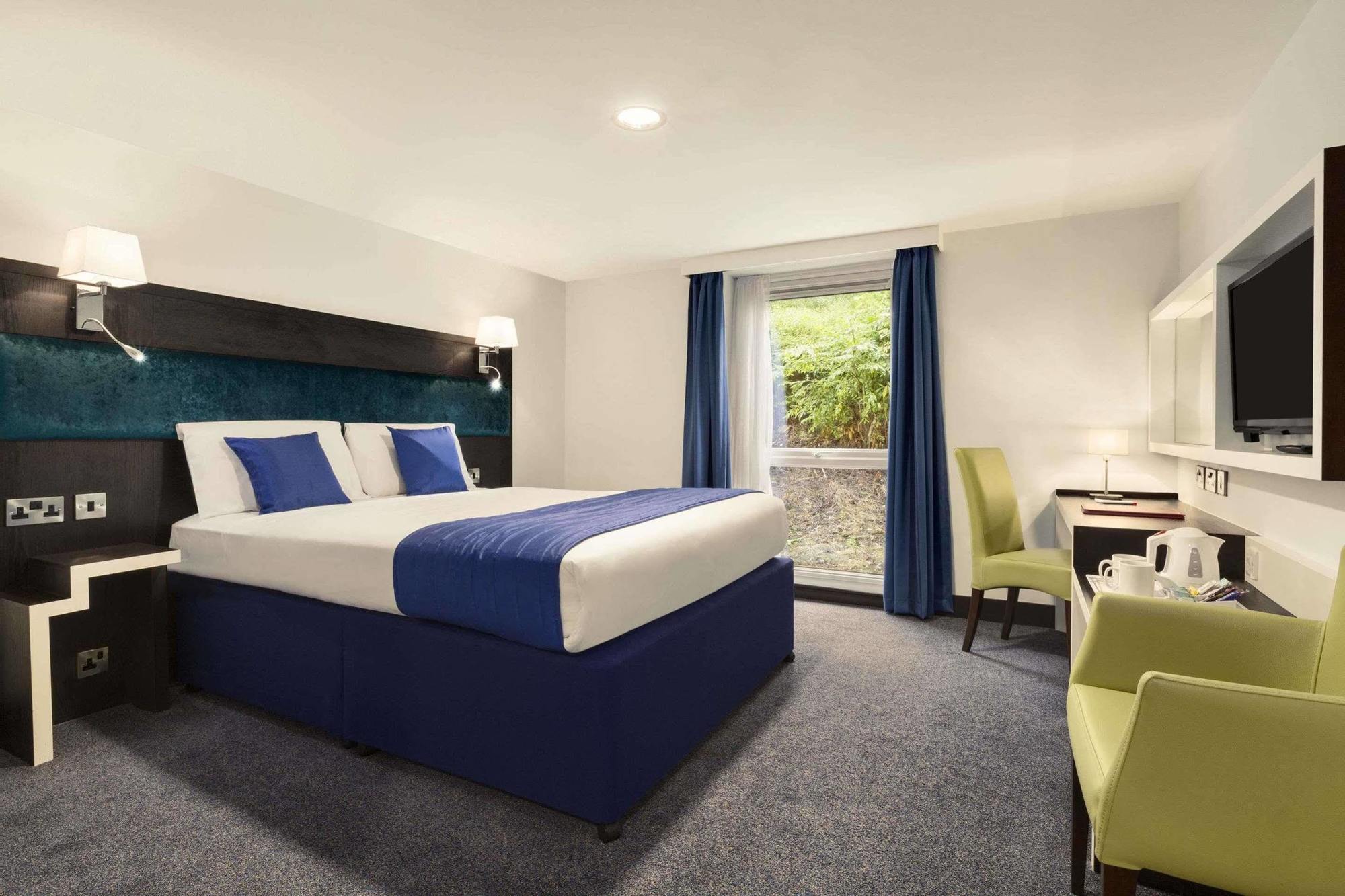 Отель Ramada Oxford Вотерсток Экстерьер фото