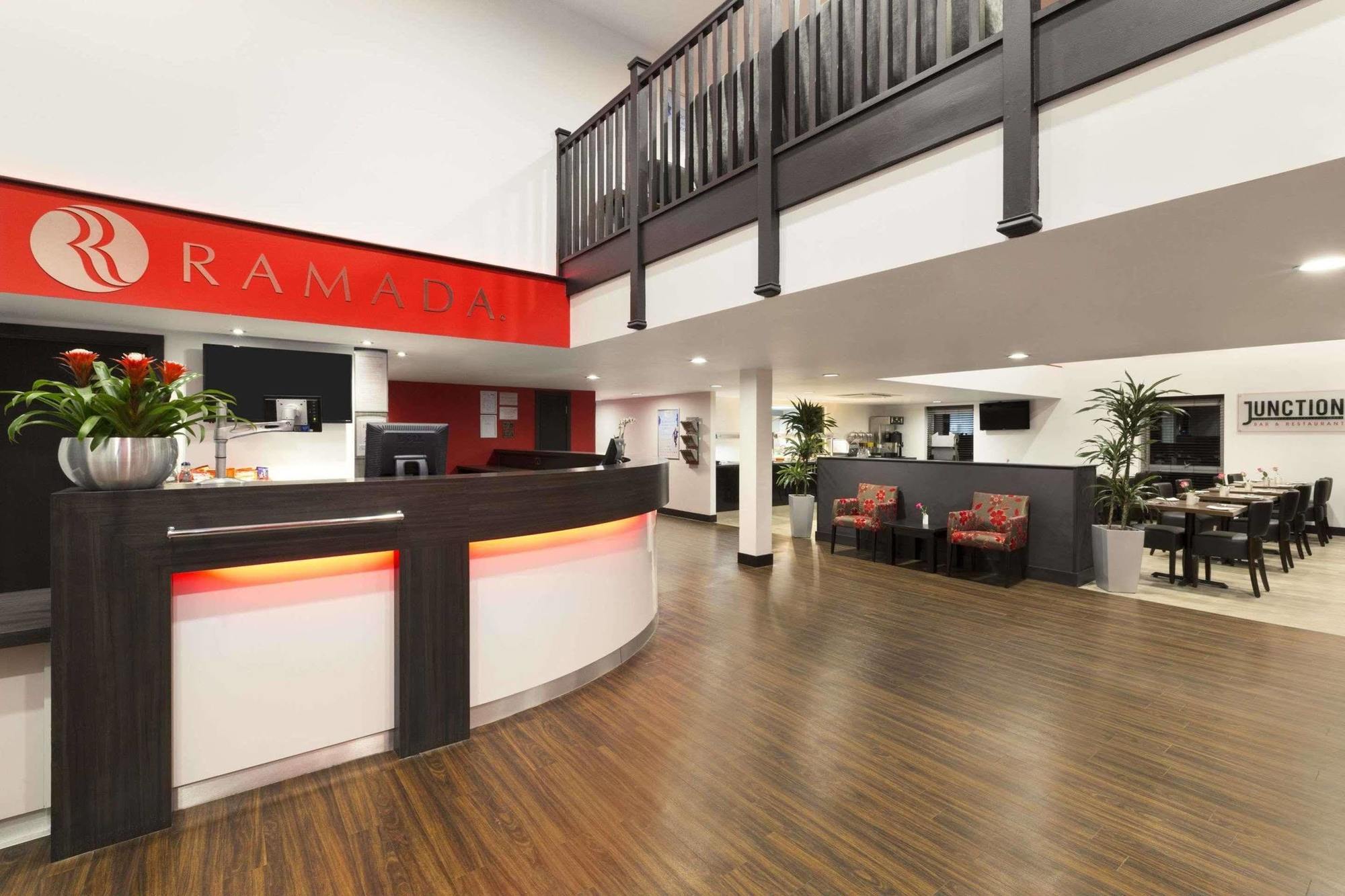 Отель Ramada Oxford Вотерсток Экстерьер фото
