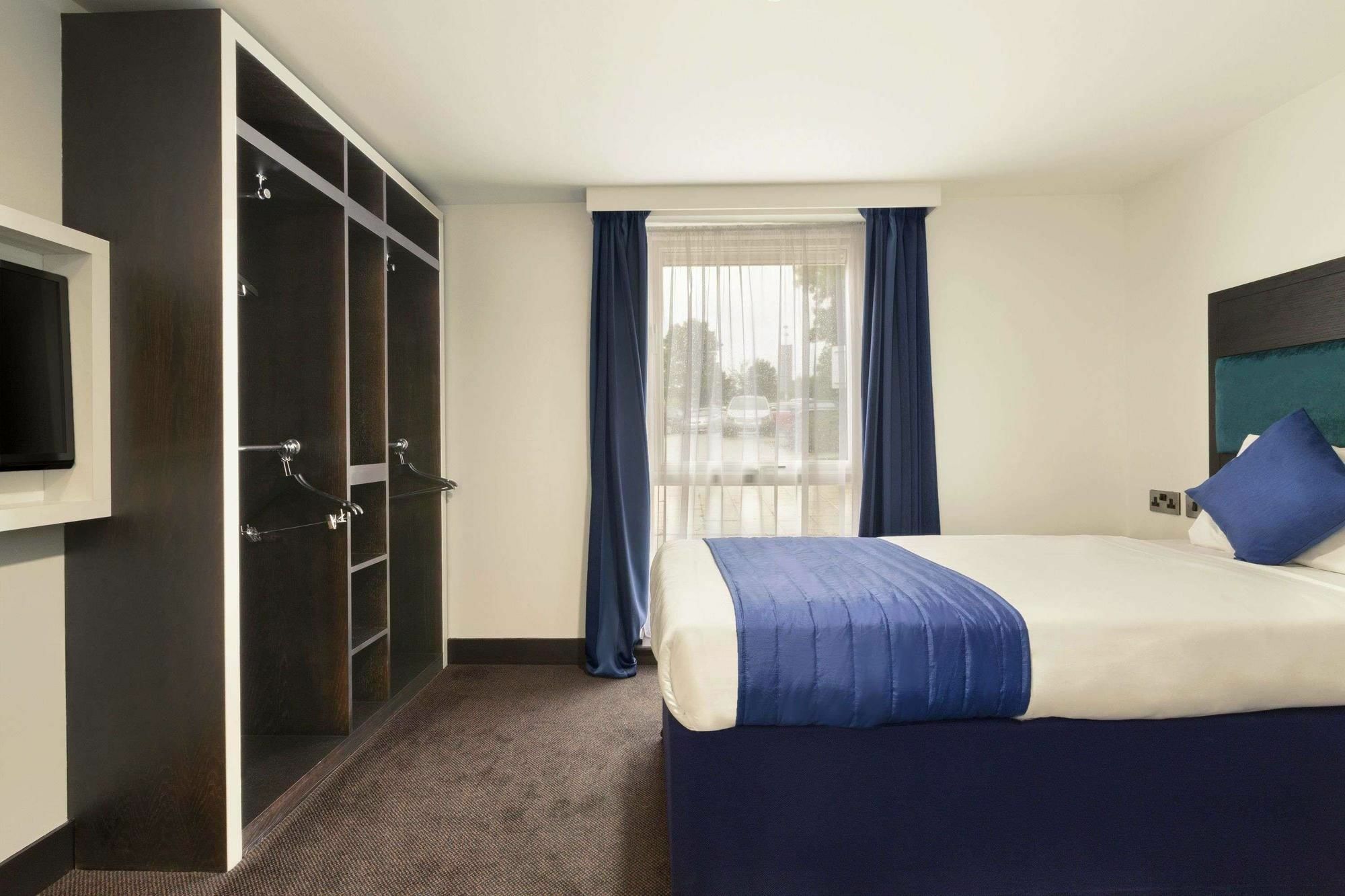 Отель Ramada Oxford Вотерсток Экстерьер фото