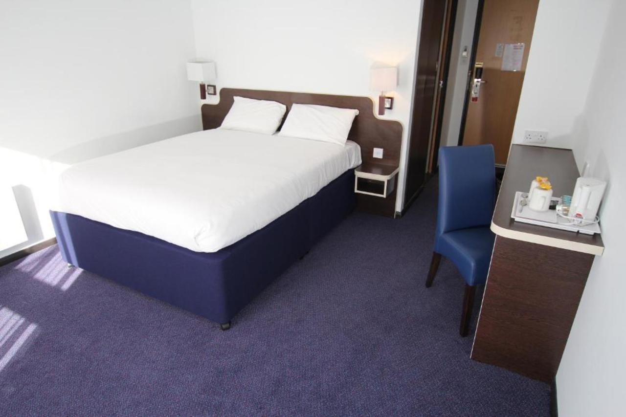 Отель Ramada Oxford Вотерсток Экстерьер фото