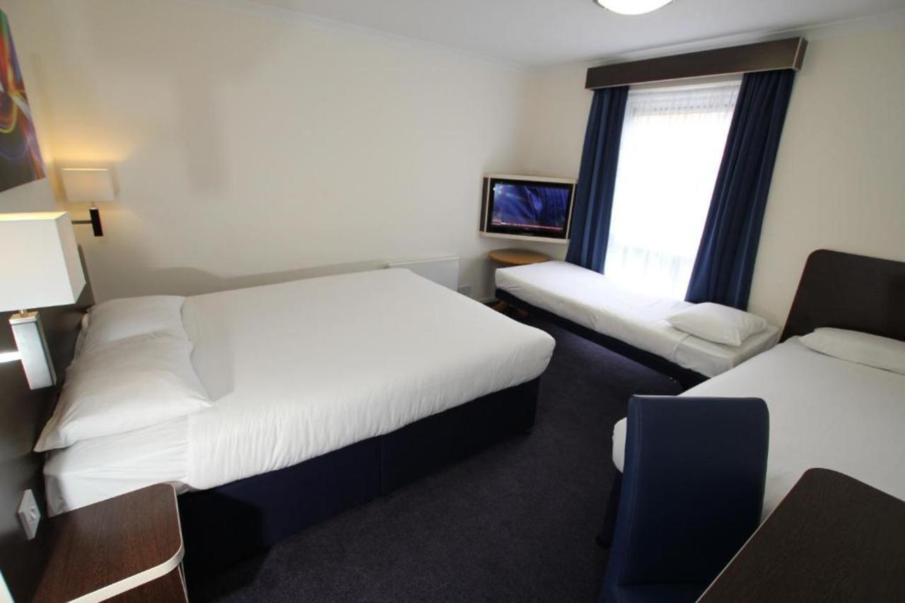 Отель Ramada Oxford Вотерсток Экстерьер фото